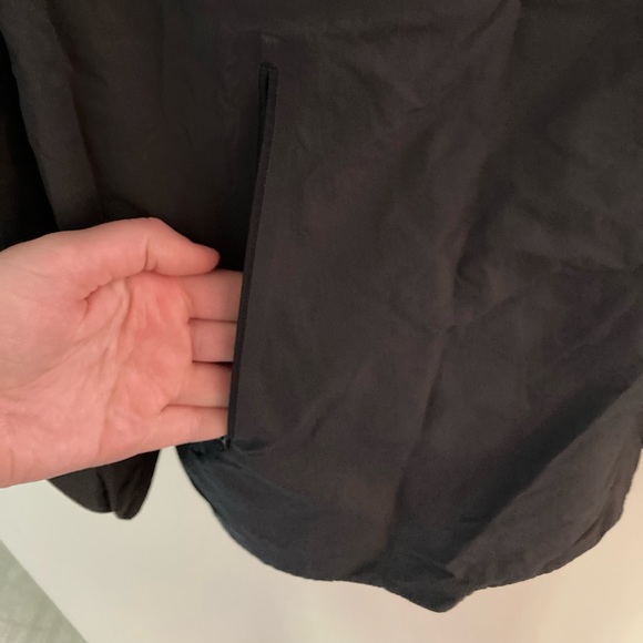 Mountain Hardwear Women’s Pullover Lightweight Jacket - Picture 4 of 5